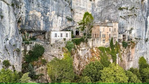 Saint-Maximin-la-Sainte-Baume : Un joyau provençal entre histoire et nature Saint-Maximin-la-Sainte-Baume : Un joyau provençal entre histoire et nature