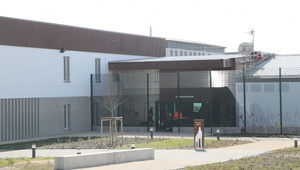 Des véhicules de l'administration pénitentiaire de Luynes ont été incendiés et tagués. Des véhicules de l'administration pénitentiaire de Luynes ont été incendiés et tagués.