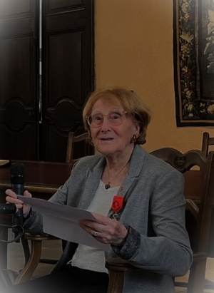 Une cérémonie émouvante en hommage à une femme au courage exemplaire Une cérémonie émouvante en hommage à une femme au courage exemplaire
