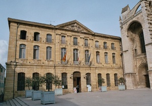 Saint-Maximin : le conseil municipal paralysé par les jeux de pouvoir, les habitants en paient le prix