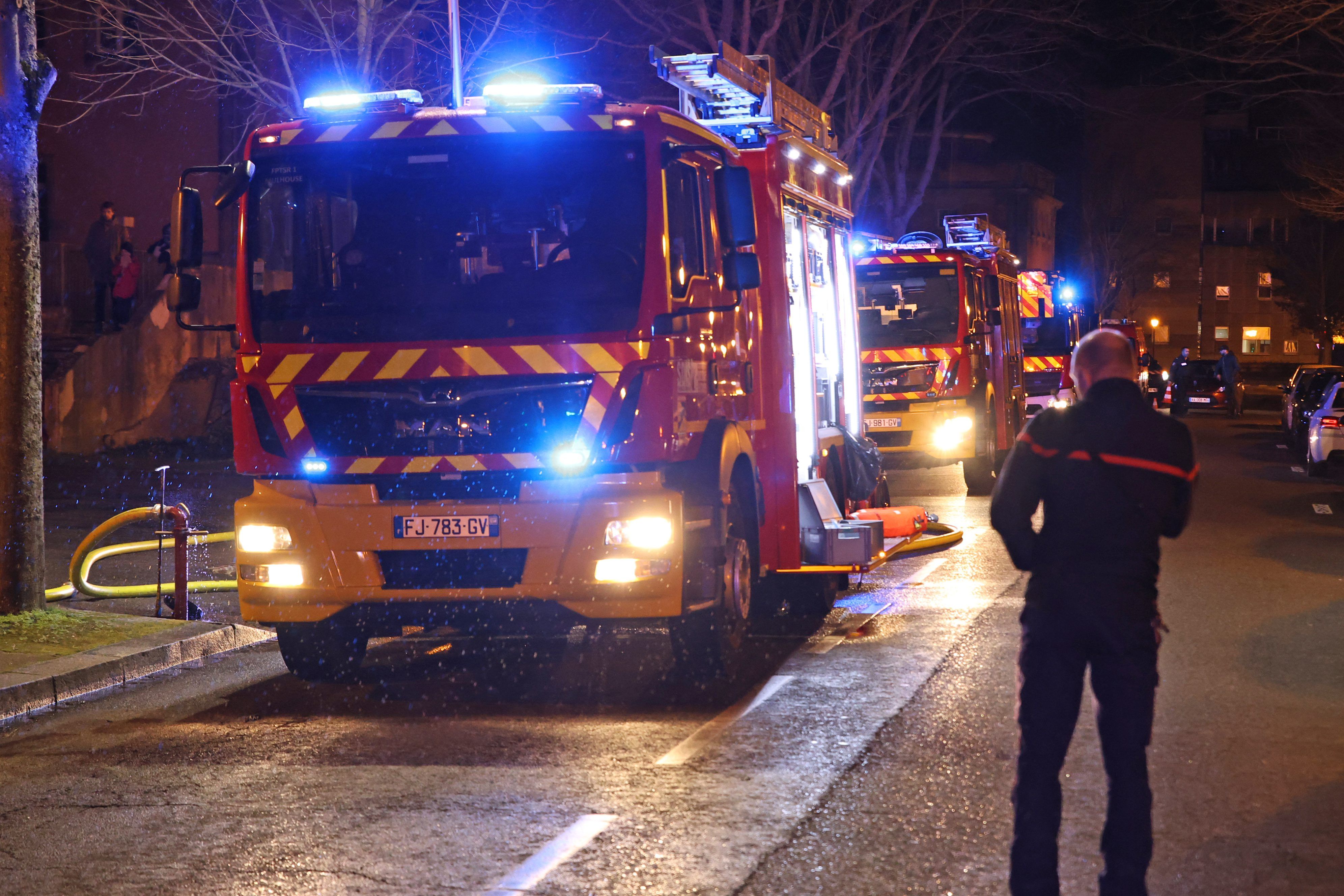 Incendie à Brignoles : une trentaine de familles évacuées, quatre appartements détruits