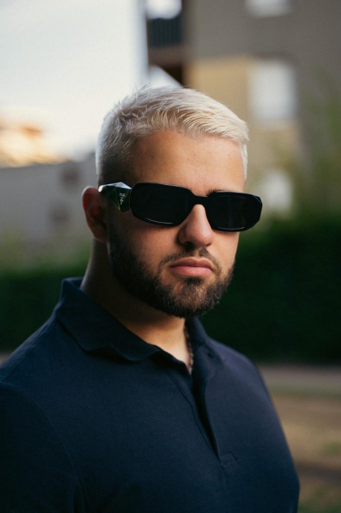 À Saint-Maximin, le jeune rappeur Massimo revient avec un deuxième album entre soleil et émotions À Saint-Maximin, le jeune rappeur Massimo revient avec un deuxième album entre soleil et émotions