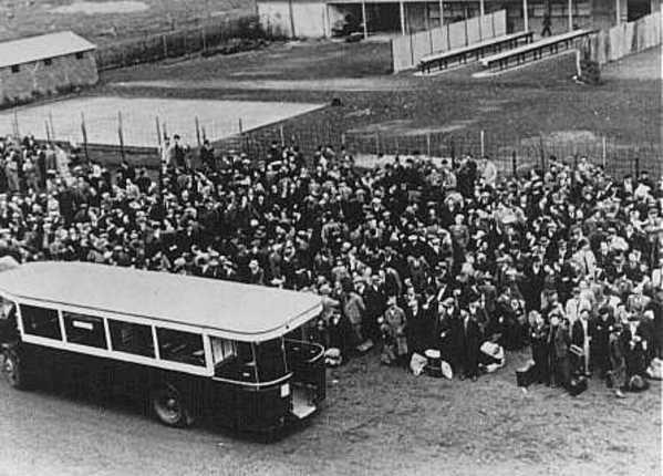 Photo d'archive de l'association Convoi 77/DR