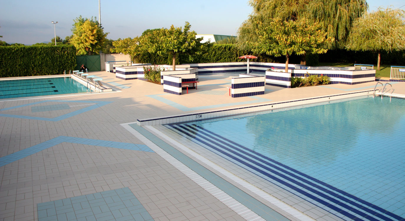 À Trets, la piscine fait monter la température : règlement contesté, usagers excédés