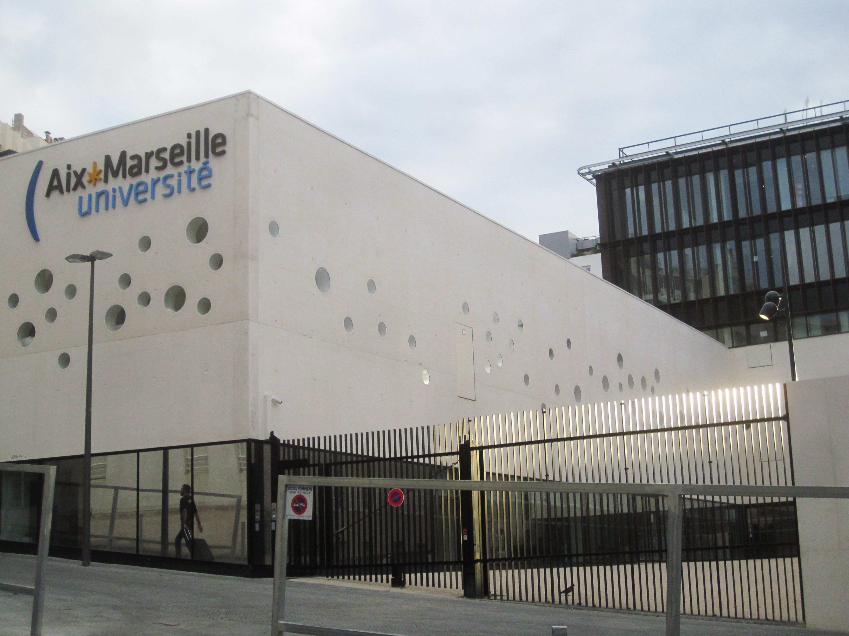 Aix-en-Provence : les étudiants d’éco font leur rentrée dans un campus flambant neuf