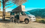 À l’assaut des routes : le boom des voyageurs en vans dans la région