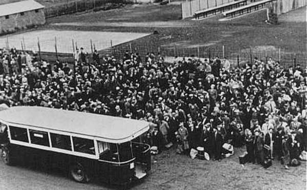 Photo d'archive de l'association Convoi 77/DR