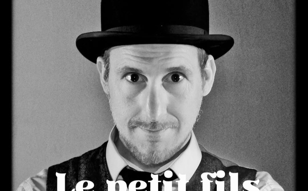 Le petit-fils du voyou monte sur scène