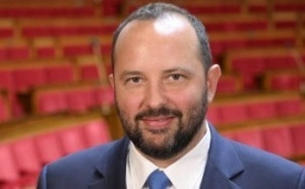 Alliance RN–UDR : 300 millions d’euros d’économies revendiqués au nom des “priorités nationales”